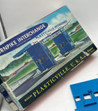 Plasticville 1900-198 Turnpike Interchange building kit S or O SCALE Used Excellent Damaged Box