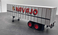 Weaver U25002 Navajo 35 ft. Trailer O SCALE Like New