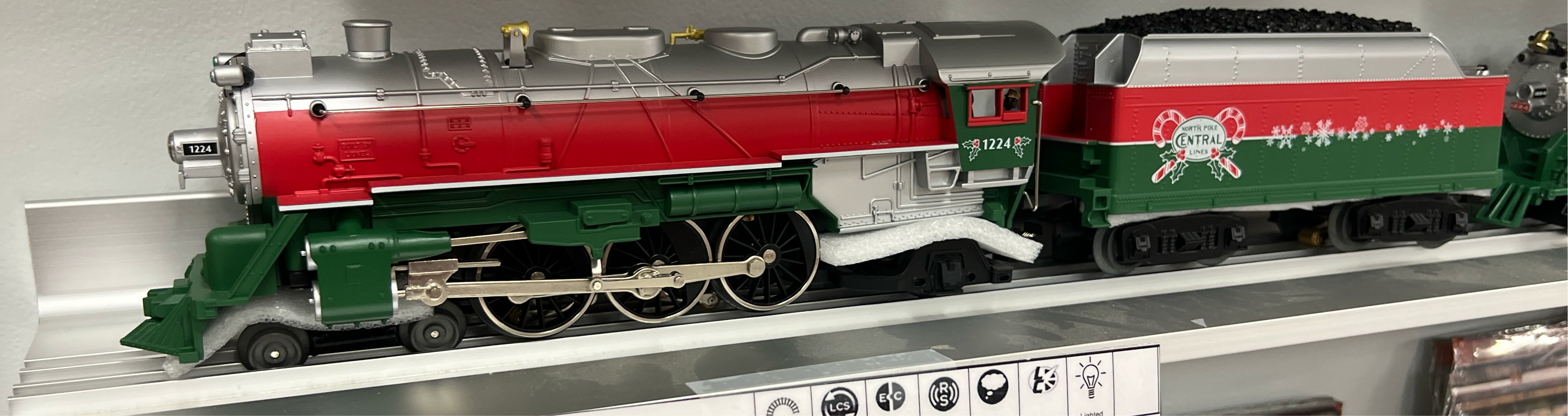 Lionel 2232140 North Pole Central NPC Christmas LionChief Plus 2.0 Pac