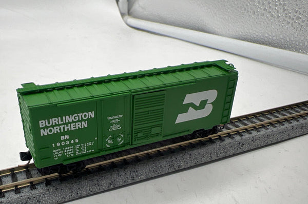 Micro Trains Kadee 22010 190346 Burlington 40' Combine Door Boxcar N SCALE Like New wrong Box