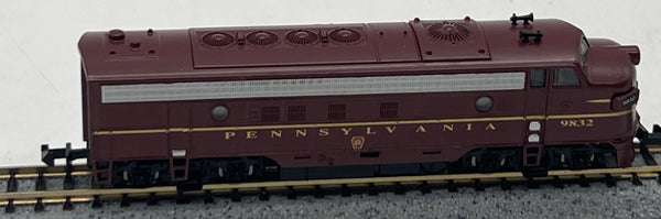 Model Power 7441 Pennsylvania PRR FP-7 Locomotive 9832 all metal  N SCALE Like New