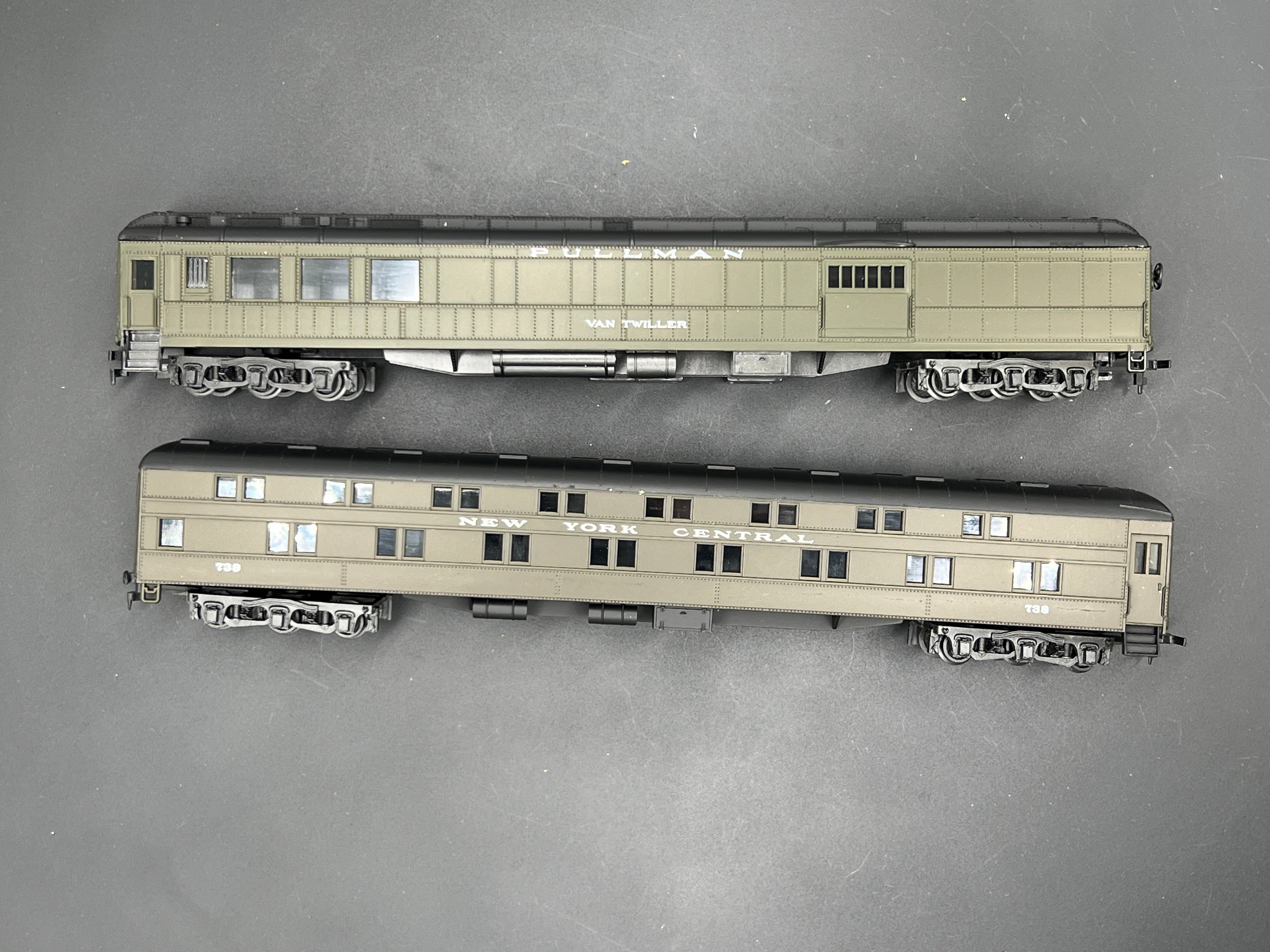 HO Scale Bargain Car Pack 15: Rivarossi Set of 2 NYC Pullman Green Pas