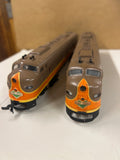 HO Scale Bargain Engine 49 Illinois Central Set of 2 Diesel Engines 1 Pwd 1 NonPwd Used Good