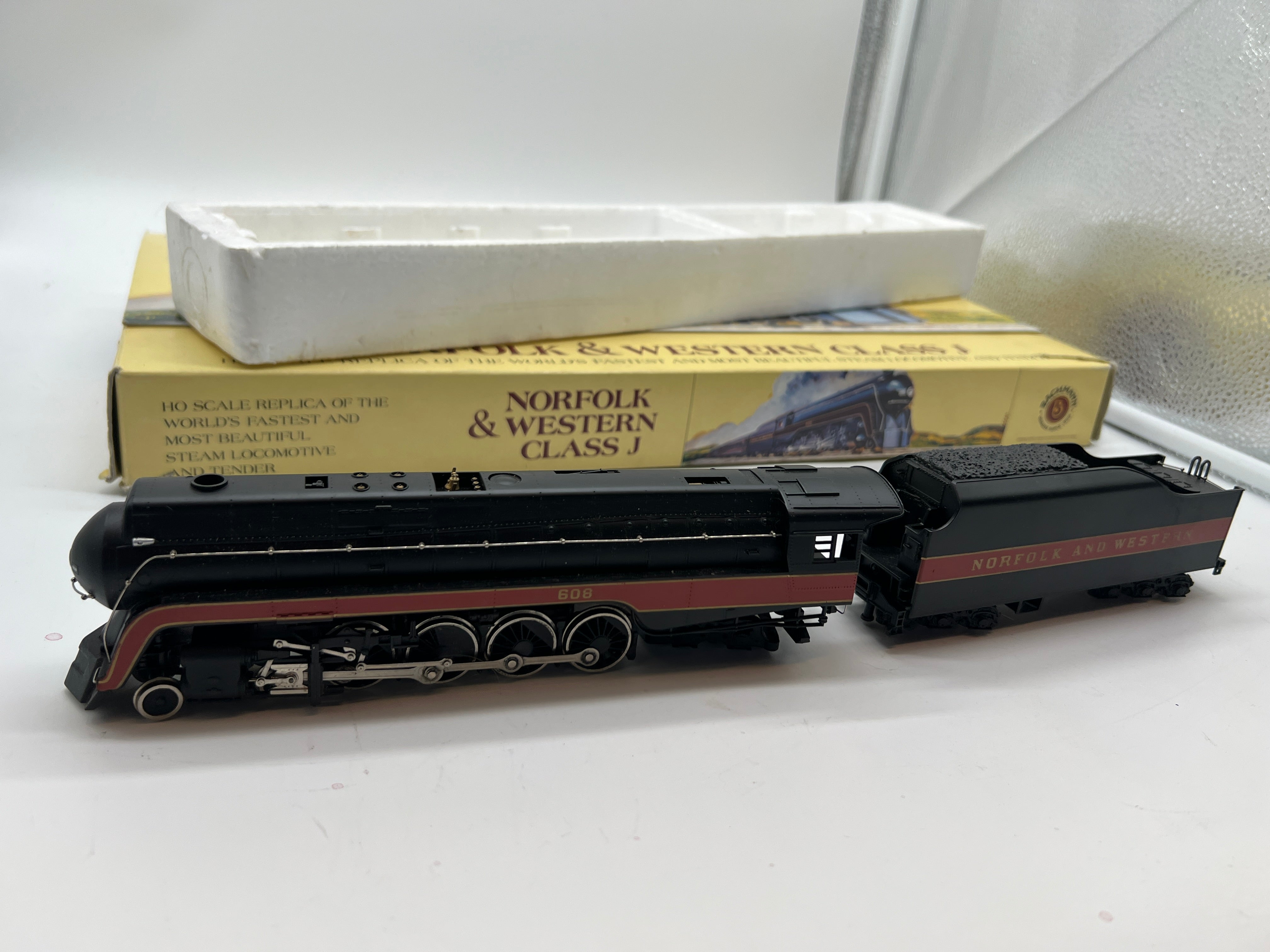Bachmann 41-0658-A4 Norfolk & Western N&W Class J 4-8-4 Steam Locomoti
