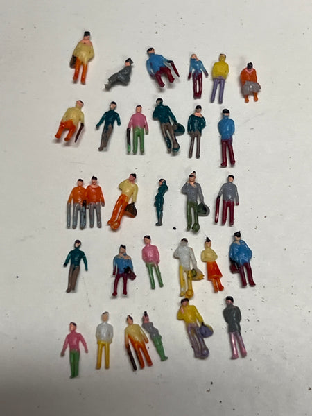 Set of 30 N scale Bargain People Pack