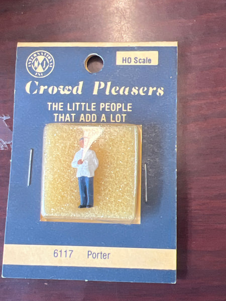 Crowd pleasers model train person figure 6117 station porter  HO scale  NEW
