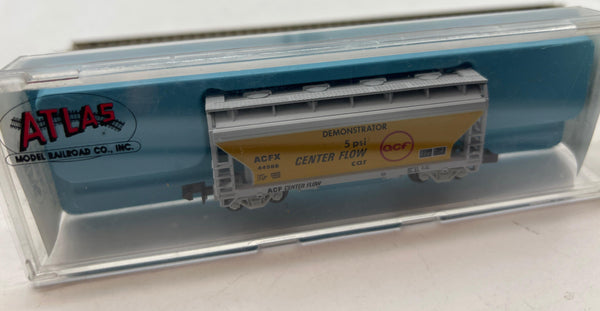 Atlas 3901 ACF 2 BAY CENTERFLOW ACF DEMONSTRATOR N Scale  Like New