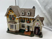 K-Line k-42432 Spookiest House on the Block (What's Grandma's Secret?) Halloween Ceramic Building O SCALE Used Excellent