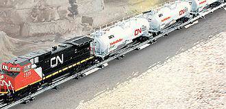 Lionel 6-21790 CANADIAN NATIONAL DASH 9 TANKTRAIN SET (TMCC DASH 9-44CW #2528) O SCALE NEW