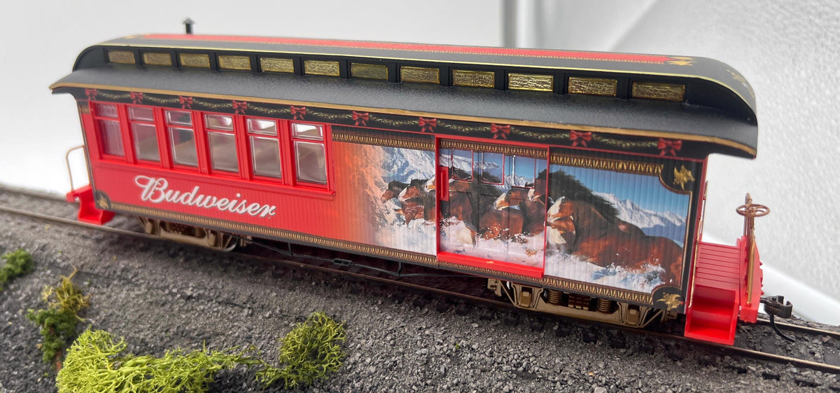 Bachmann BKOB4 Hawthorne Village/ Bradford Exchange Budweiser Passenge