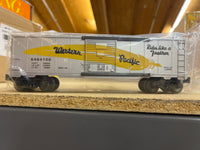 Lionel 6-19259 Western Pacific 6464 series box car silver with yellow feather O scale NEW