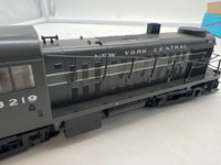 Kato NYC-8219-5 new York Central NYC 8219 Diesel locomotive gray HO SCALE Used Excellent No Box