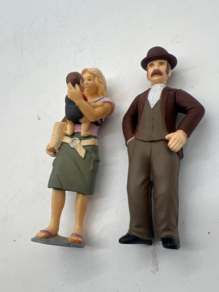 Set of 2 Figures #004 G SCALE Like New No Box