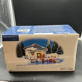 Department 56 56.54945 Another Man's Treasure Garage WITH Extra Figure Damaged Box