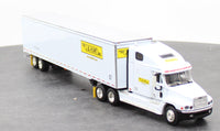 AMT ERTL 30154 Freightliner Tractor Trailer1/64 SCALE Like New