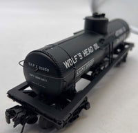 Atlas 8655-3 8,000 Gallon Tank Car Wolf's Head Oil #20650 (3 Rail) Oil City PA O SCALE Like New