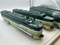 Williams Northern Pacific NP AA Set with 5 Passenger cars O SCALE Used Excellent
