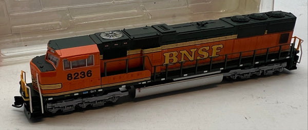 Athearn BNSF SD75M #2 (8296) Diesel locomotive N SCALE Like New