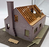 Lionel 6-37941 House Under Construction O SCALE Used Excellent missing figures Damaged Box as is