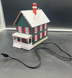 Lionel 2229290 UP ON THE ROOFTOP CHRISTMAS HOUSE O SCALE Like New