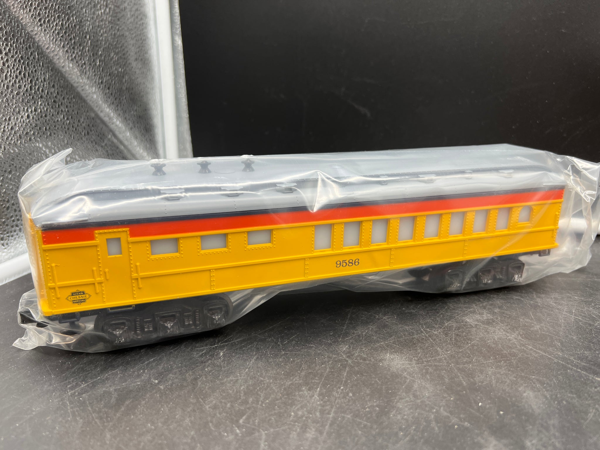 Lionel Trains 6-9586 Chessie Steam Special Dining purchases Car