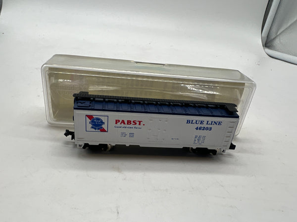 Model Power Pabst 3722 Collectors car N SCALE Like New