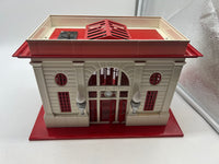 Lionel 6-13800 #1115 operating passenger station tinplate cream/red Standard gauge Used Excellent Damaged Box