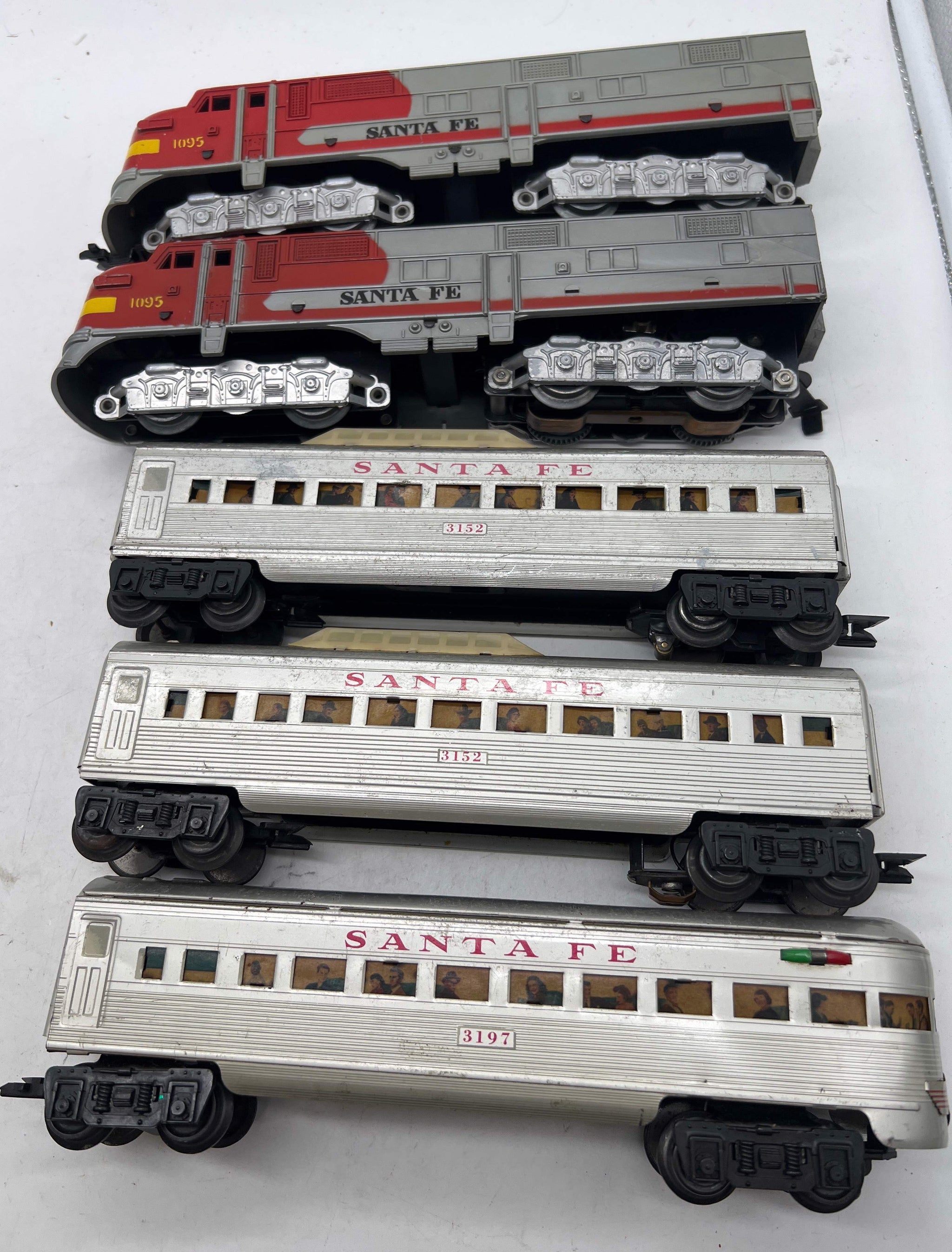 Marx Vintage Postwar Santa Fe Train Set -- 1095 AA, 2 x 3152 Passenger