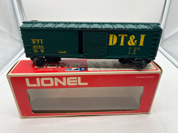 Lionel 6-9750 DT&I dark green boxcar  O SCALE NEW