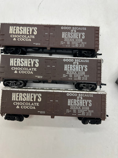 SET OF 3 HERSHEYS CHOCOLATES BILLBOARD REEFERS LATCH COUPLERS AS IS  HO SCALE Used Excellent No Box