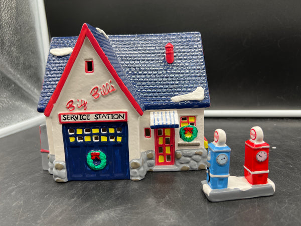 Department 56 5128-4 Original Snow Village Service Station Building  Used Excellent