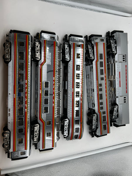 MTH 30-4144A, 30-4144B, 30-4144C, 30-67214, 30-67215 Santa Fe Red/Yellow/ SIlver RailKing Passenger Car Set (Set of 5) O Scale Like New limited