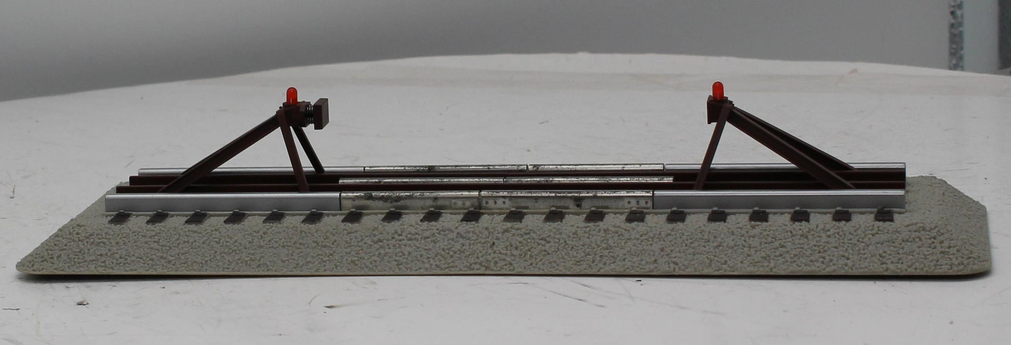 Lionel O72 1/2 Curve Fastrack Train Track – O Gauge, Gray Plastic (6-12055)