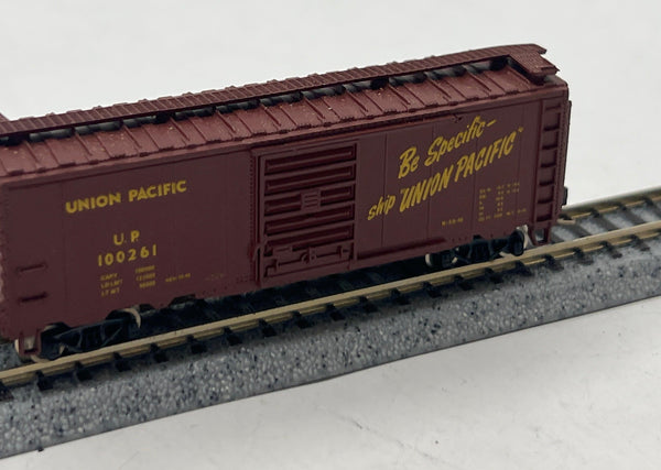 Model Power 100261 Union Pacific UP Boxcar metal wheels kadee style couplers N SCALE Like New wrong box