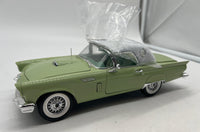 Auto World AMM1045/06 AUTOWORLD FORD USA CAR82577 THUNDERBIRD CABRIOLET 1957 1/18 scale  NEW