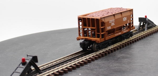 Lionel 6-19307 Bessemer & Lake Erie Ore Car with Ore Load O SCALE Like New