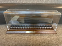 Lionel 06-809-6000 16" display case with track and wood base for MKT GP7 O SCALE NEW