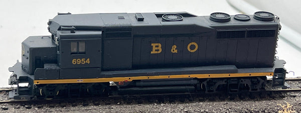 Bachmann 82013 GP-30 - BALTIMORE & OHIO B&O 6954 diesel locomotive kit HO SCALE Like New