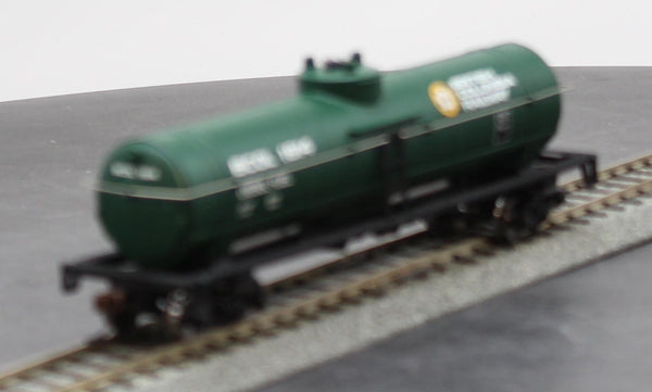 Walthers 931-1441 BC Rail Tank Car WalthersTrainline green, yellow, white HO Scale Like New