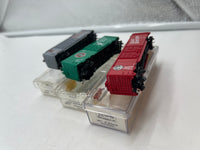 Set of 3 Assorted Freight Cars 010 Great Northern gn  N SCALE Like New