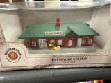 Bachmann 45908 PASSENGER STATION N SCALE Used Damaged Box