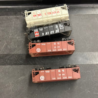 Set of 4 Hopper Cars with Opening Bay Doors HO SCALE As is