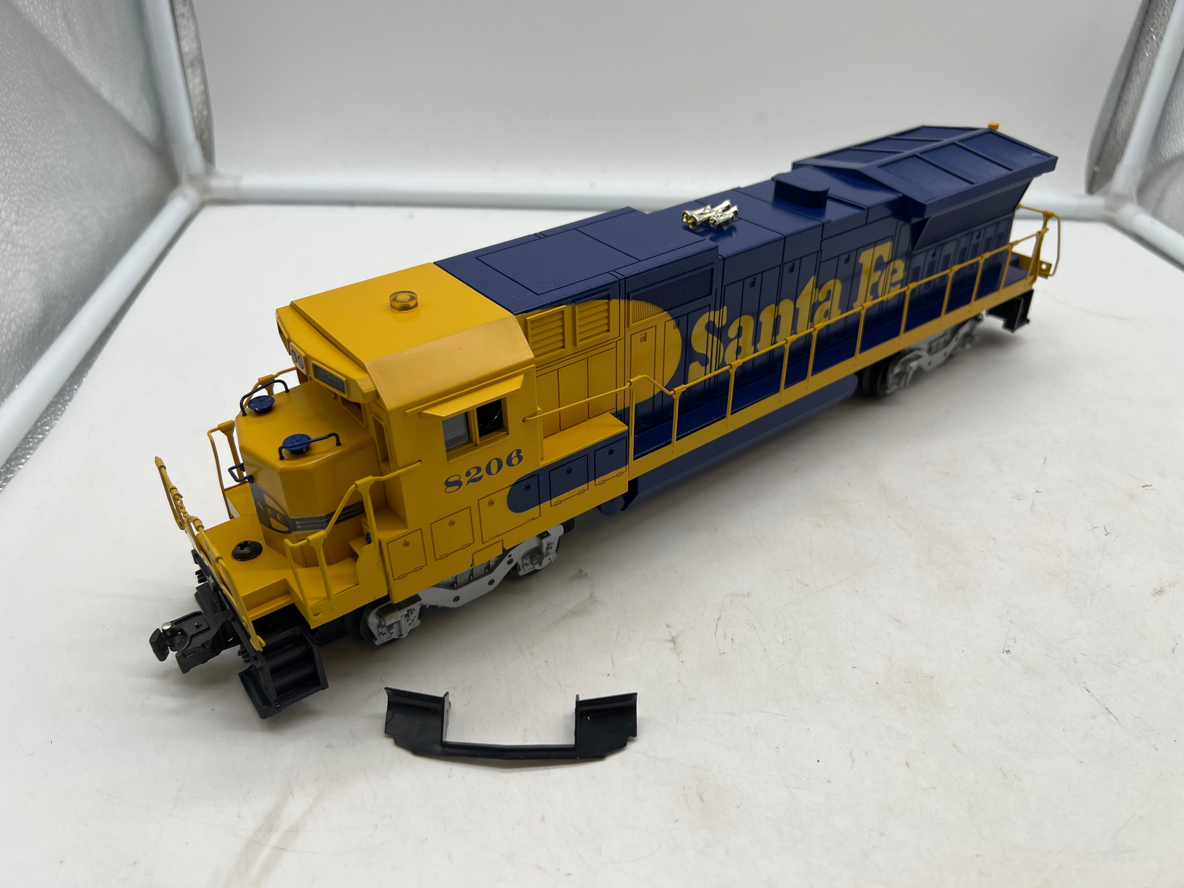 Lionel 6-18206 Santa Fe Dash-8 40B diesel locomotive O SCALE NEW