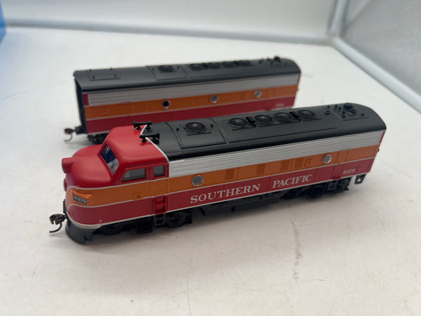 Athearn Roundhouse RND87910 Southern Pacific SP F7A-F7B Diesel Locomotive Set 6479 8312 HO SCALE Like New