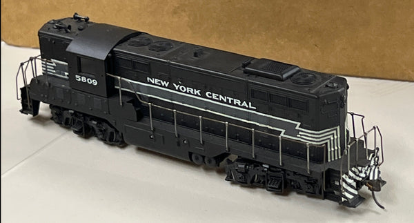 HO Scale Bargain Engine 53 New York Central Diesel Engine Used VG