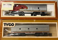 Tyco Santa Fe F Unit Powered and Nonpowered Set HO SCALE