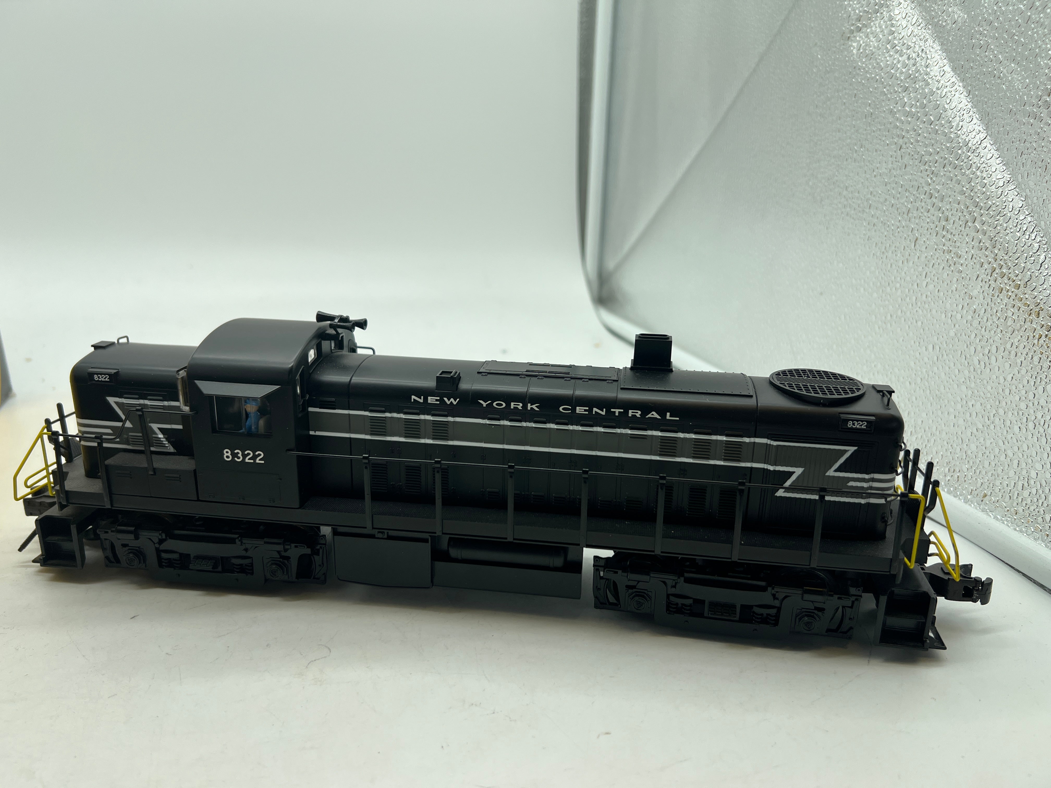 KATO ALCO RS-2 Nスケール NEW YORK CENTRAL Kato 37-2401 HO Scale New York Central RS-2 Alco Diesel Locomotive