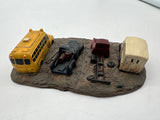 Walthers 933-3639 Junkyard Truck Row #933-3639 HO SCALE Used Excellent No Box