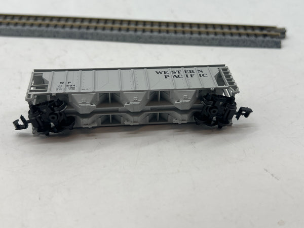 Atlas 3735 Western Pacific 3 Bay Weathered Covered Hopper N SCALE Like New