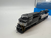 Athearn RND77706 Norfolk Southern NS AC4400CW Diesel Locomotive HO SCALE Like New
